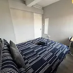 Huge 5 Bedroom Flat For 10 People 2 Min Away From Emirates Stadium Zone 2