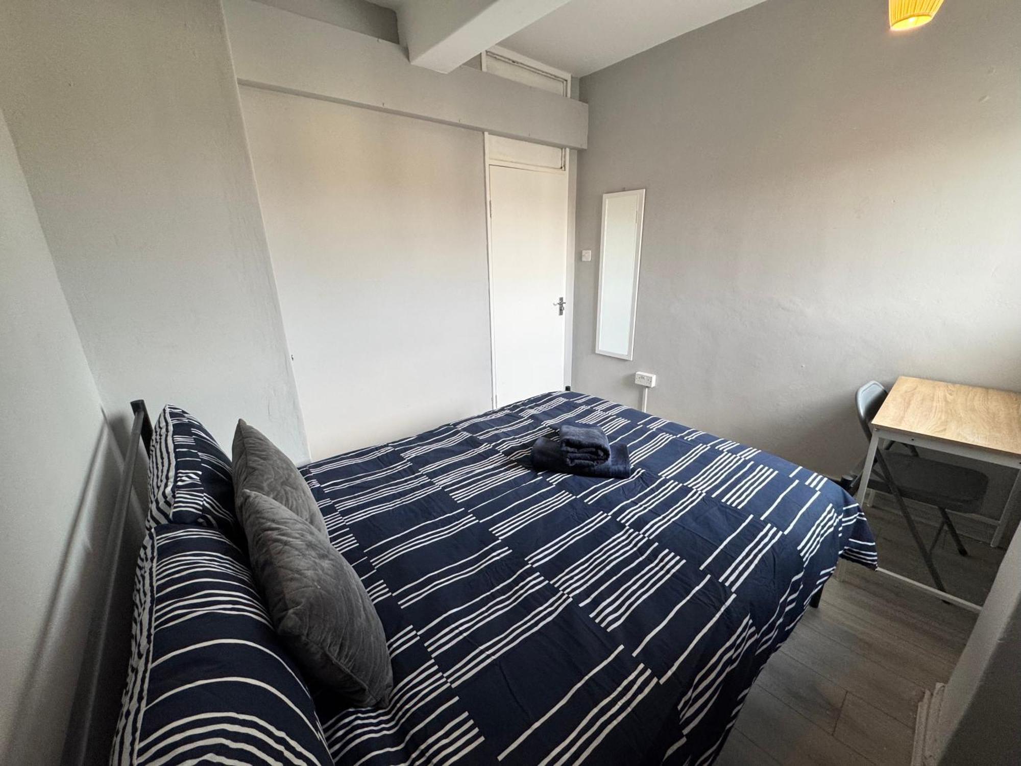 Huge 5 Bedroom Flat For 10 People 2 Min Away From Emirates Stadium Zone 2 * Londra