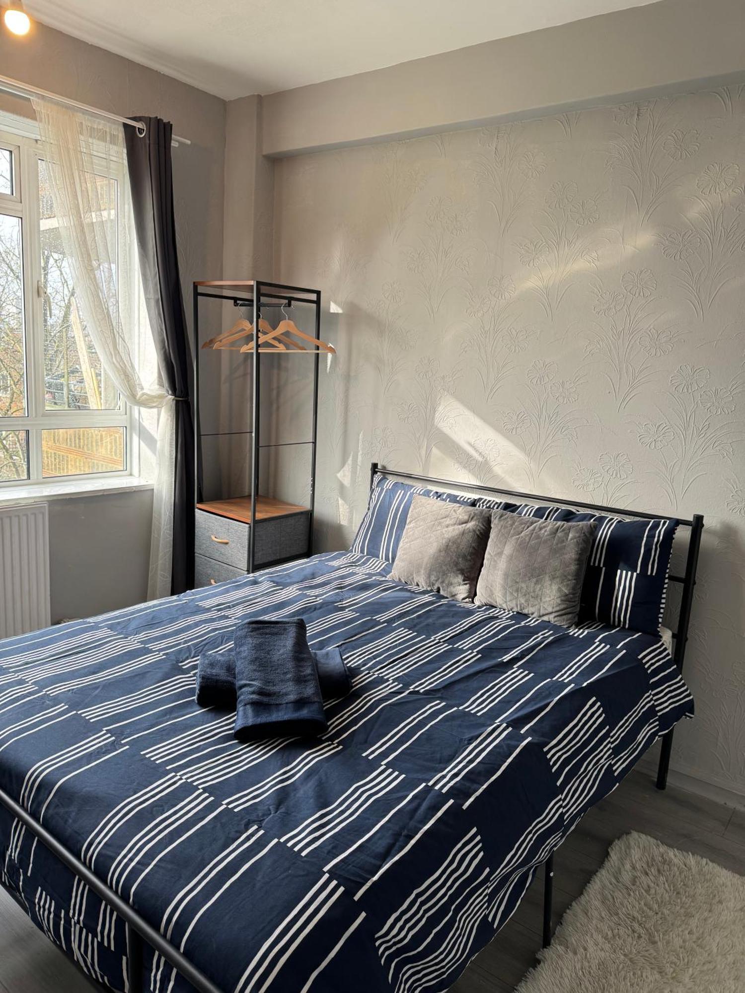 Huge 5 Bedroom Flat For 10 People 2 Min Away From Emirates Stadium Zone 2